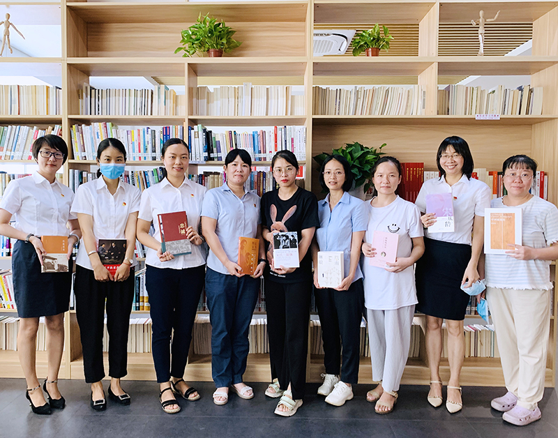 學(xué)黨史 辦實(shí)事 | 廣重集團(tuán)工會(huì)女職委開(kāi)展“玫瑰書香”主題閱讀活動(dòng)